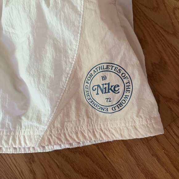 Nike Sportswear Heritage Women’s high waisted woven mini skirt - Picture 9 of 11